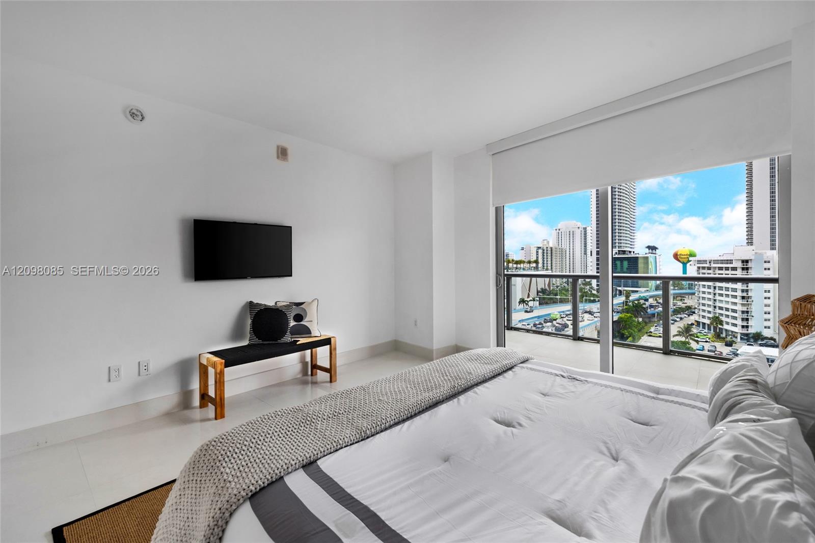 2600 E Hallandale Beach Boulevard gallery image #36