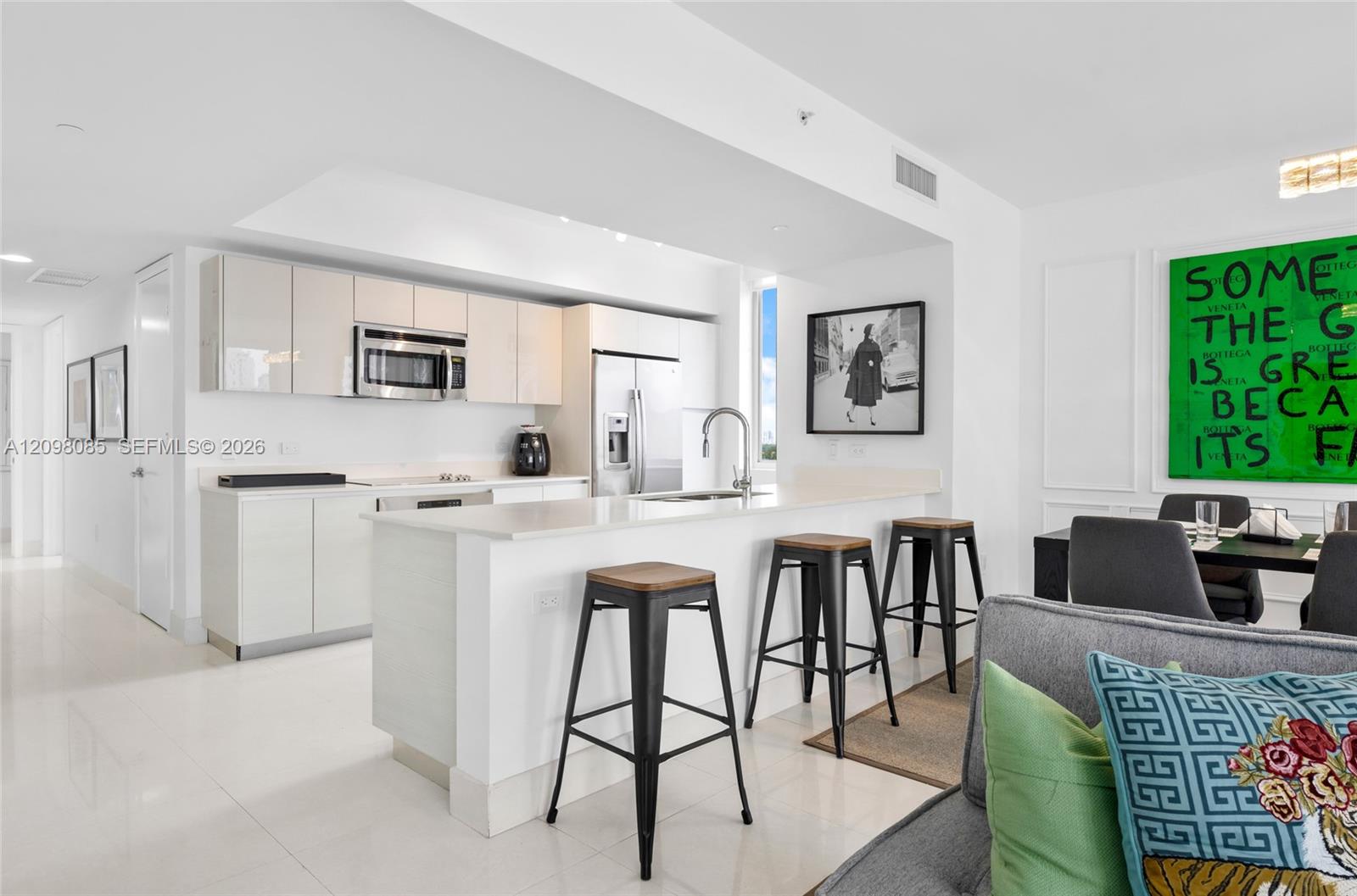 2600 E Hallandale Beach Boulevard gallery image #37