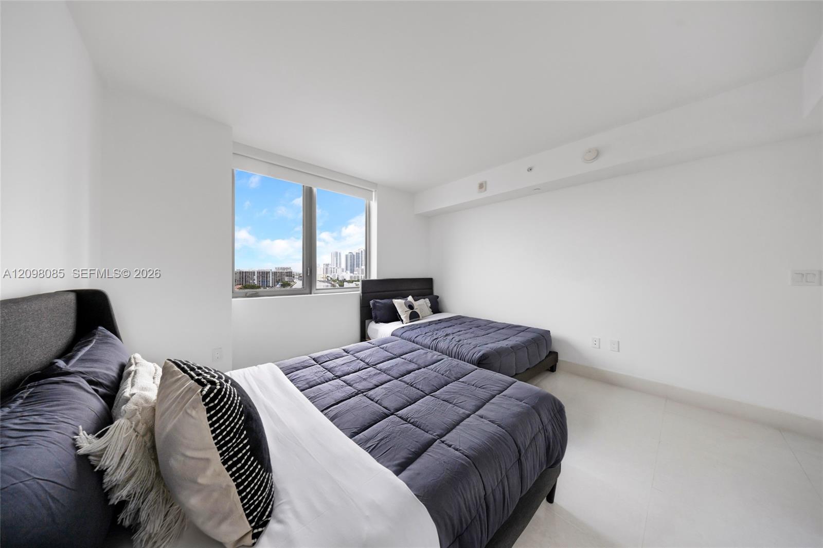 2600 E Hallandale Beach Boulevard gallery image #38