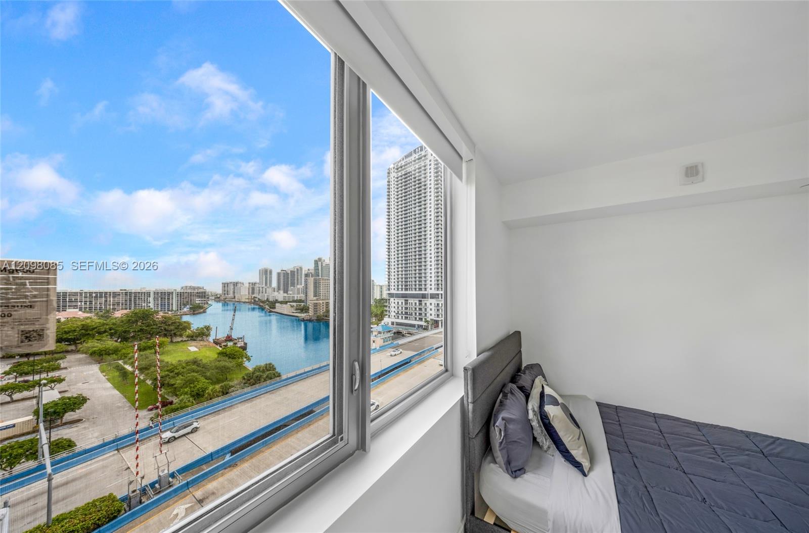 2600 E Hallandale Beach Boulevard gallery image #40