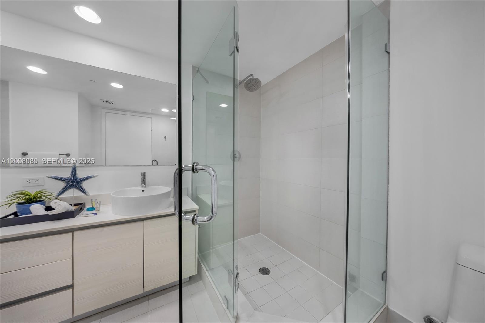 2600 E Hallandale Beach Boulevard gallery image #48
