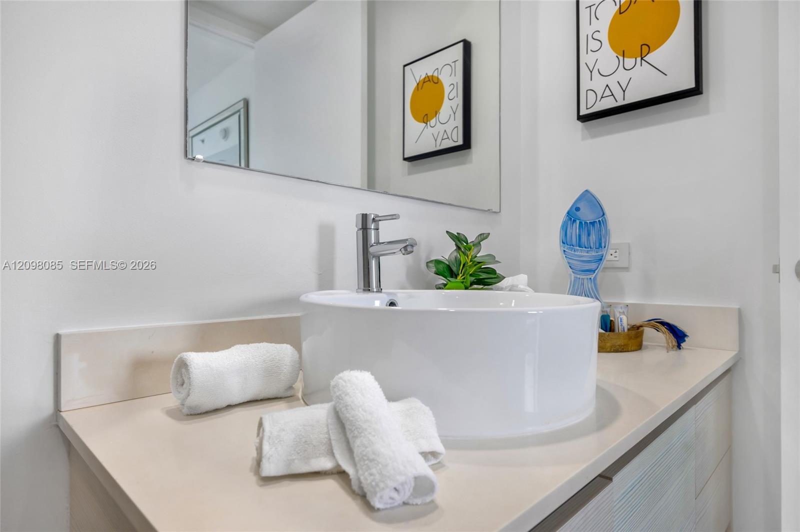 2600 E Hallandale Beach Boulevard gallery image #50