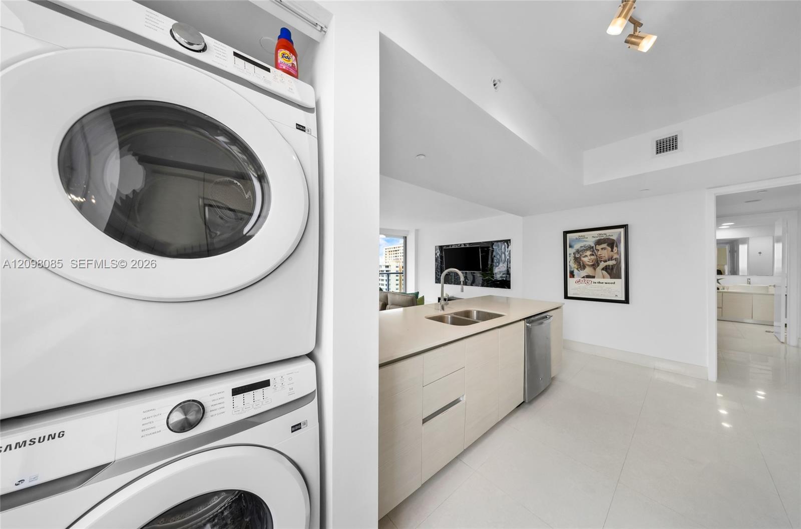 2600 E Hallandale Beach Boulevard gallery image #52