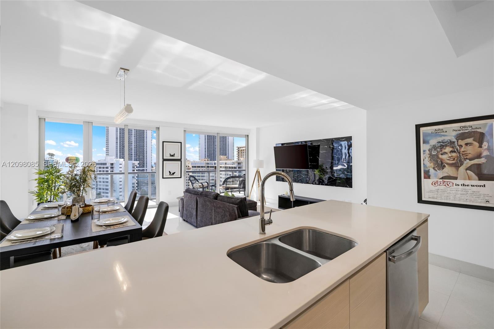 2600 E Hallandale Beach Boulevard gallery image #8