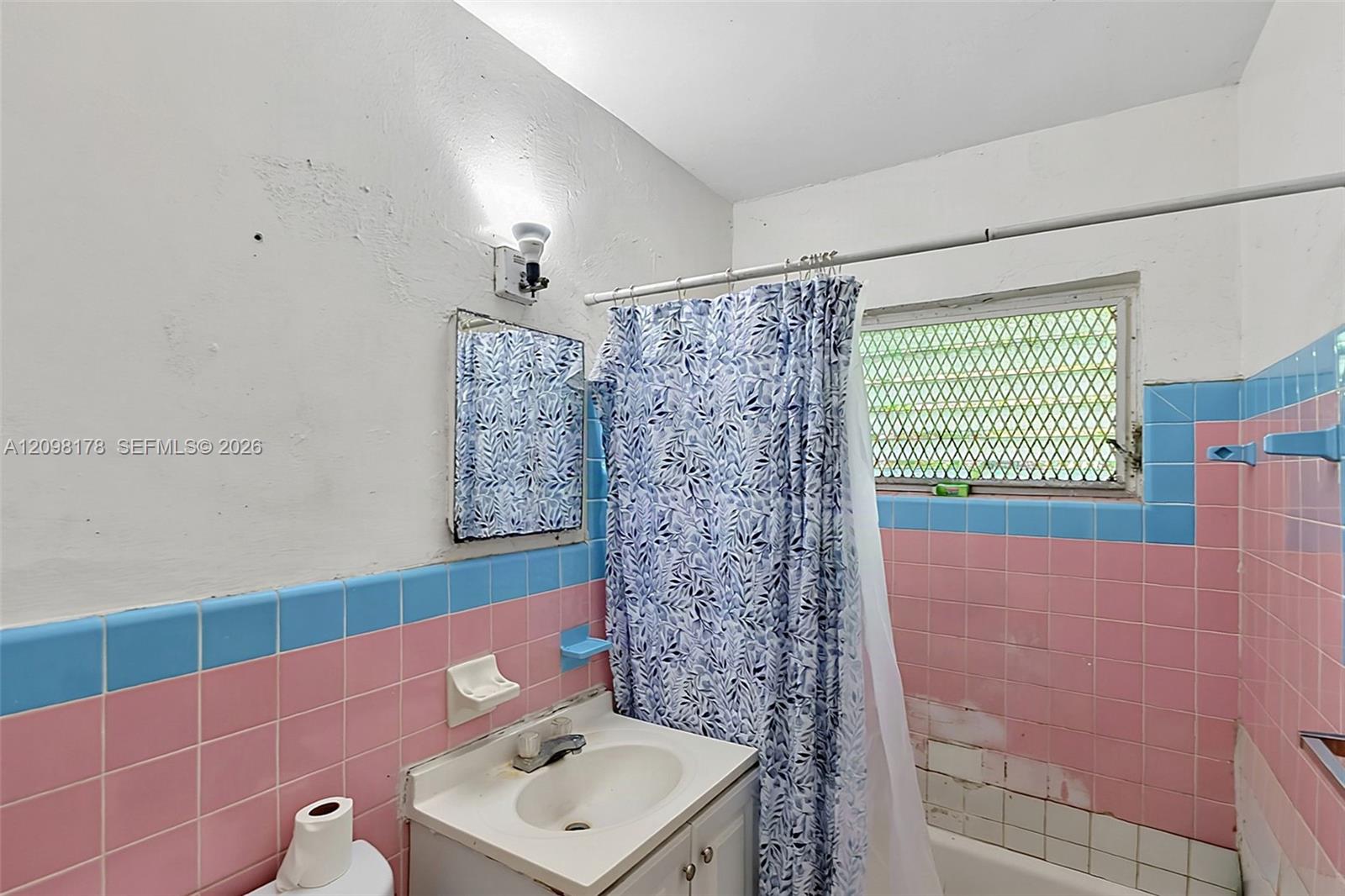 2525 NW 50th Street