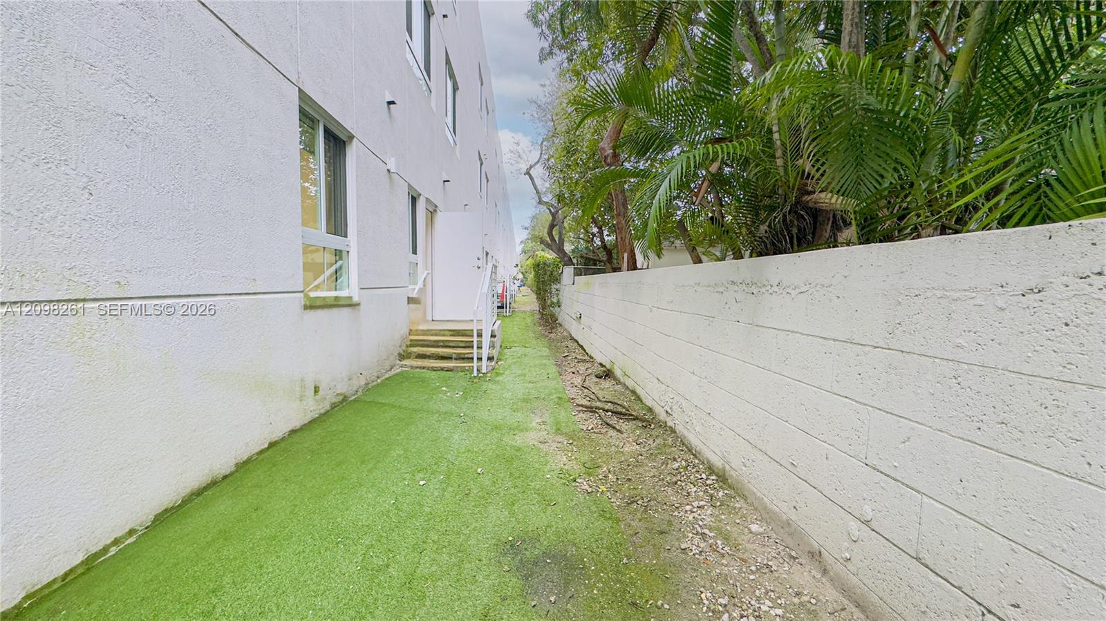 2555 NE 193rd Street