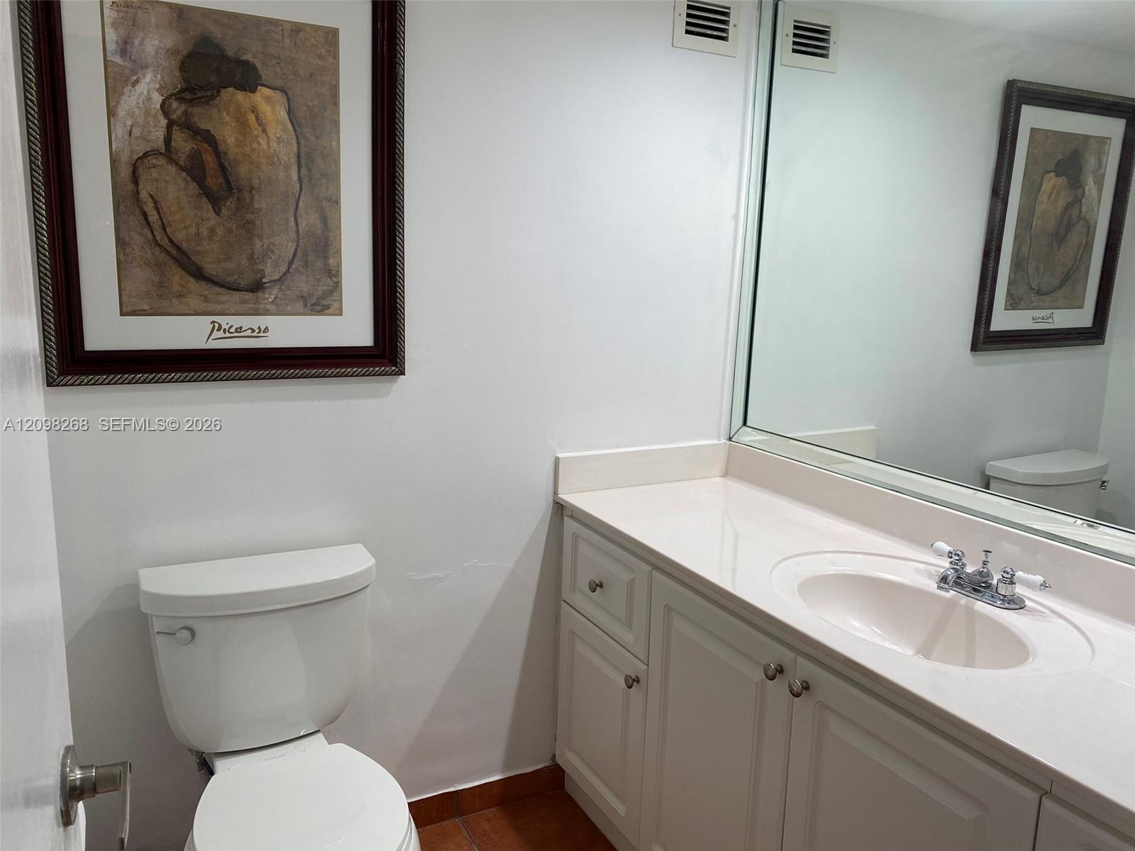 5401 Collins Avenue