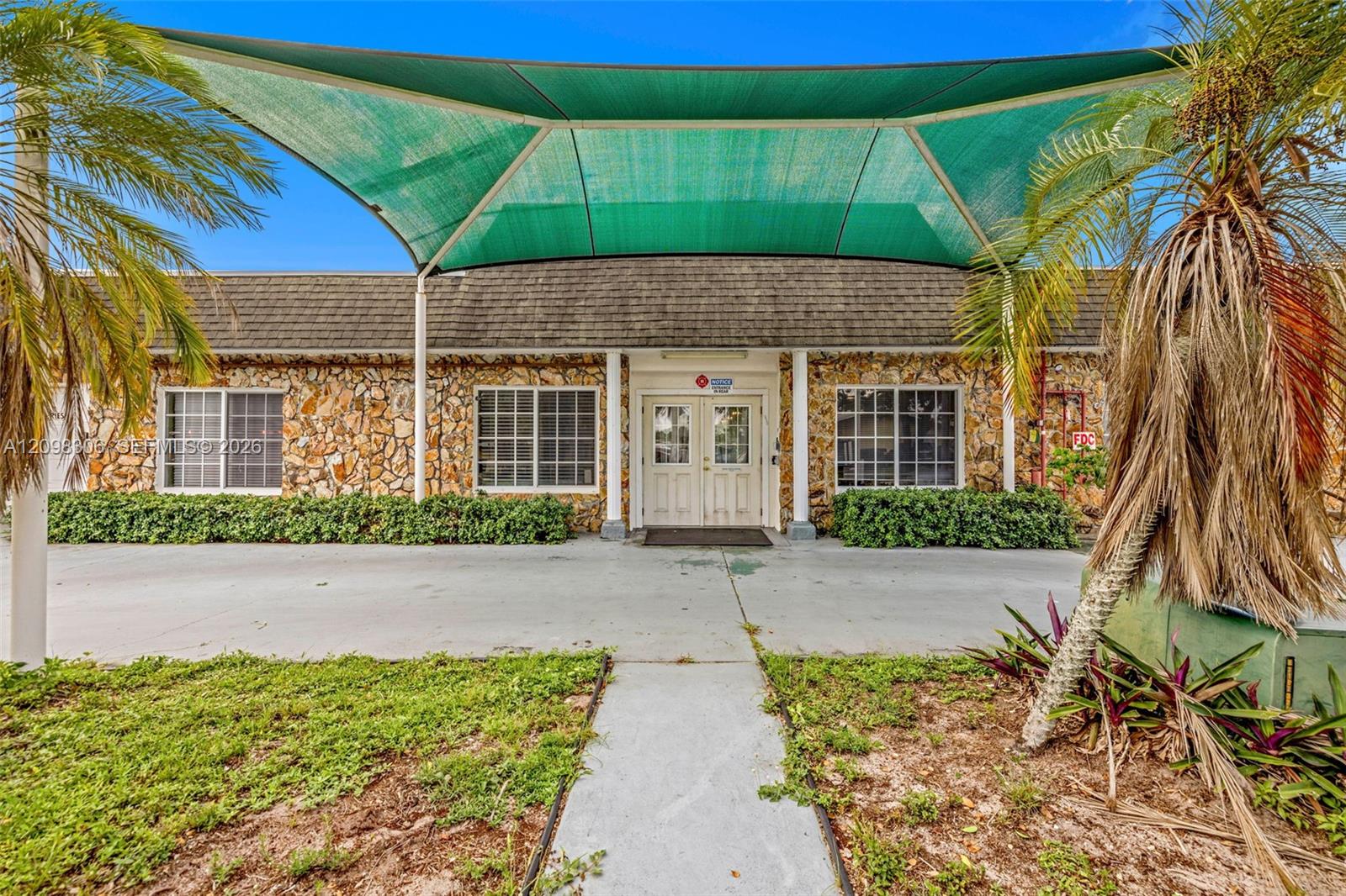 6810 SW 7th Street