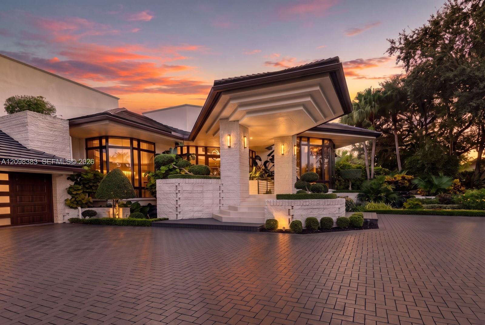 2965 Surrey Lane