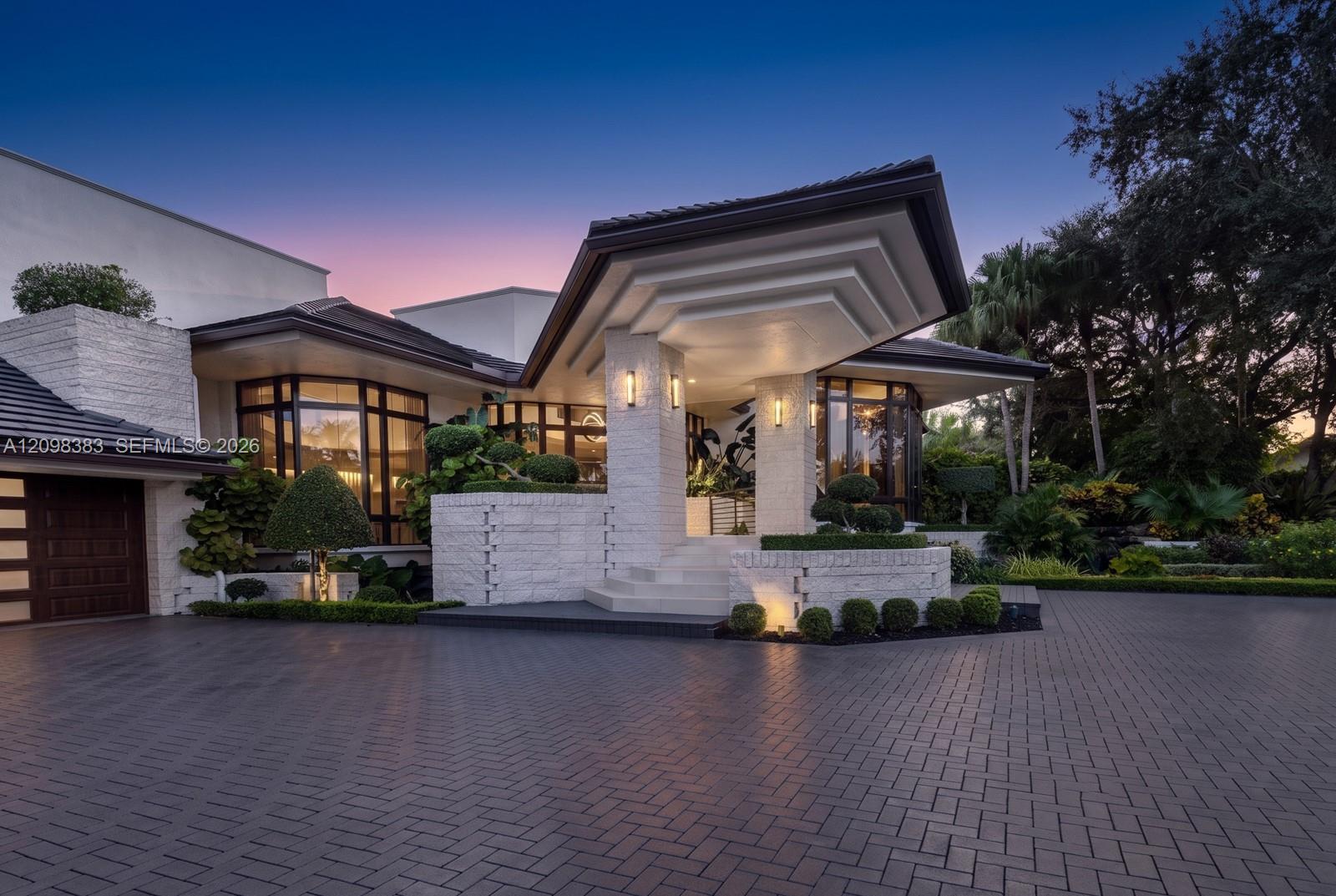 2965 Surrey Lane