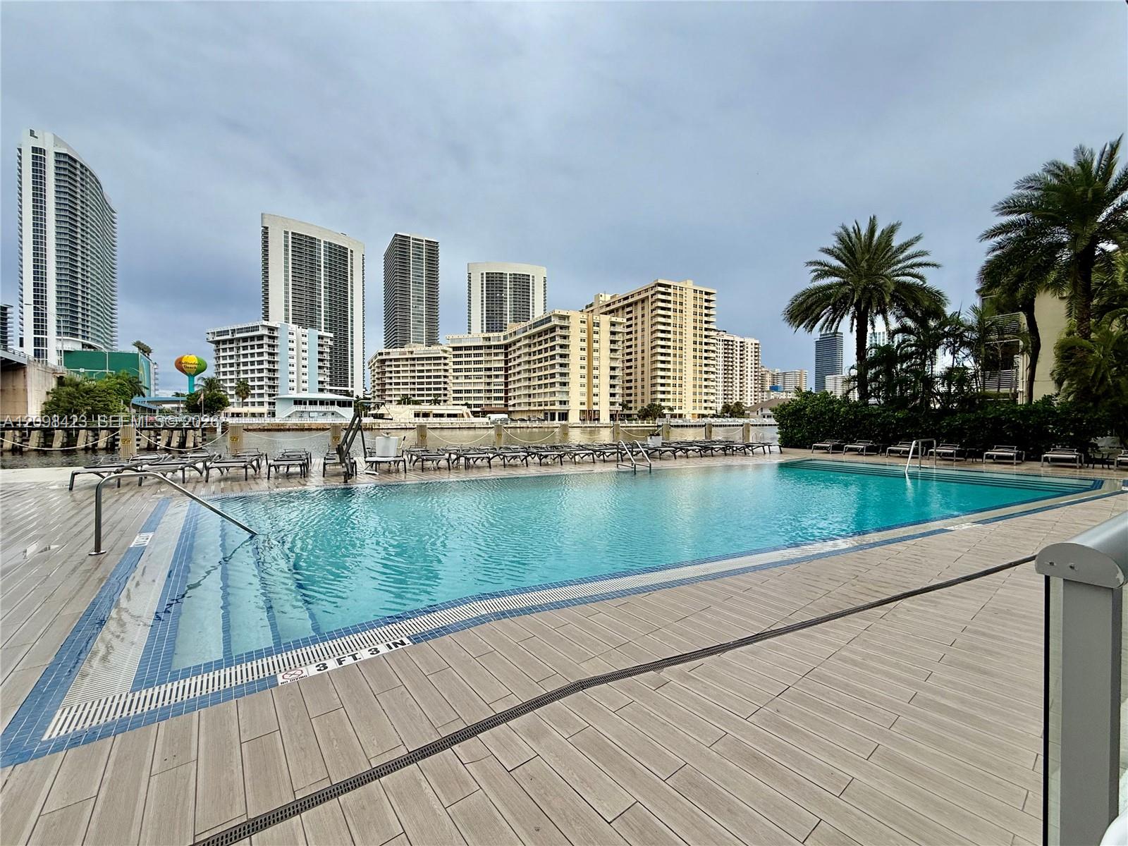 2602 E Hallandale Beach Boulevard gallery image #2