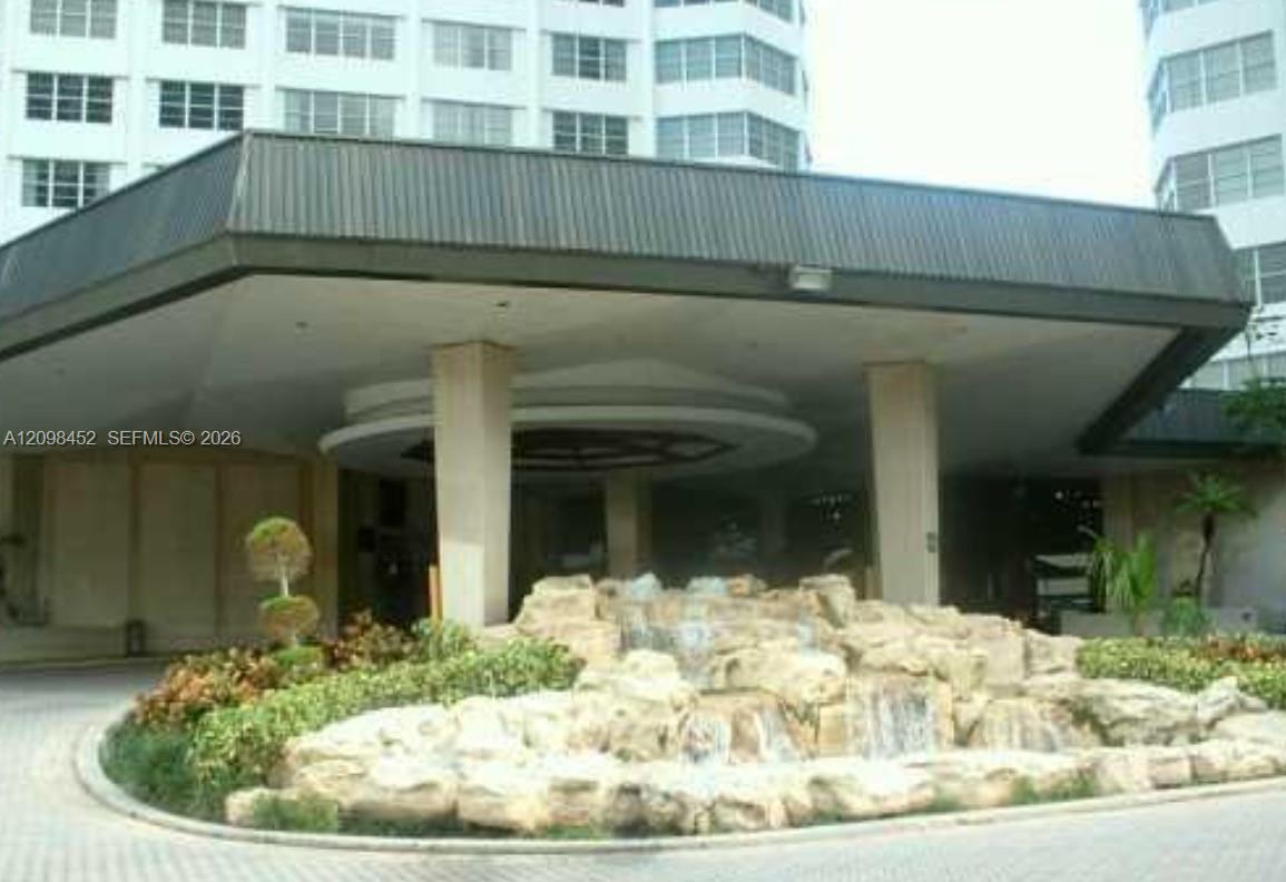 999 Brickell Bay Drive