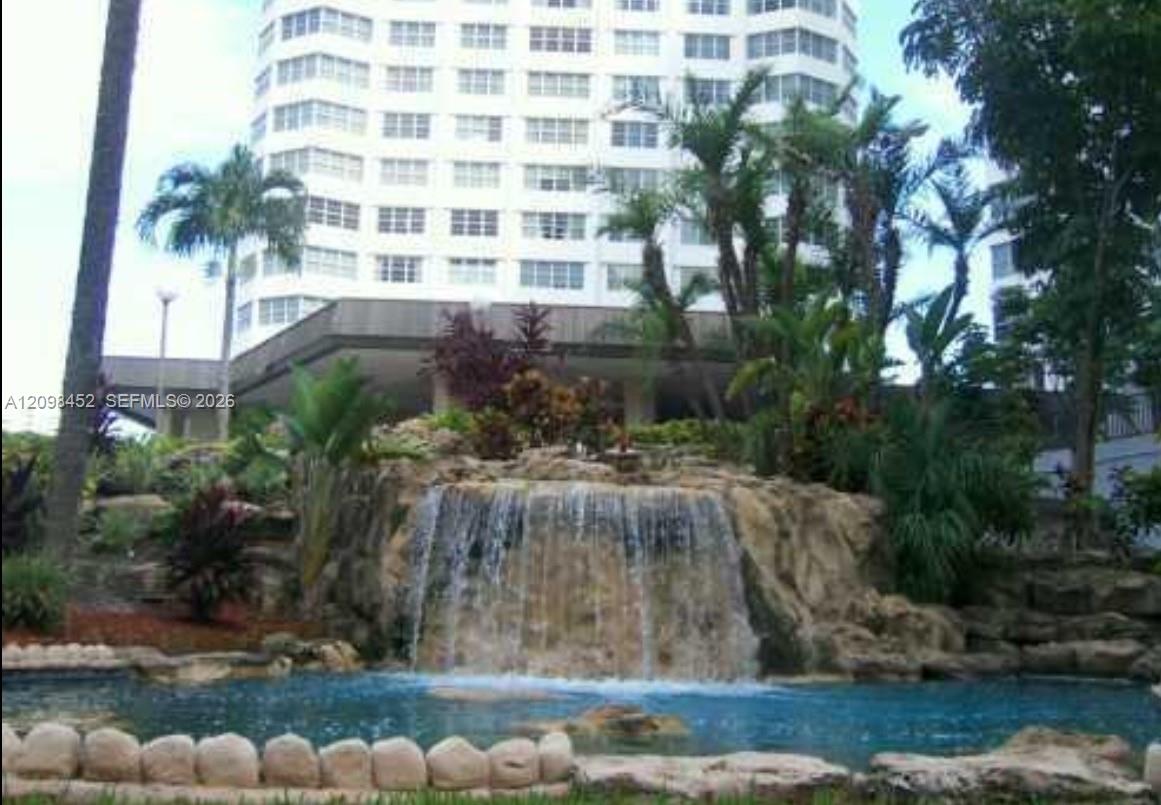 999 Brickell Bay Drive