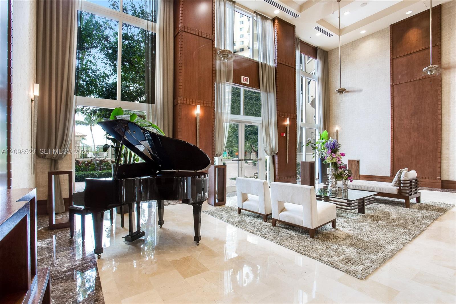 19501 W Country Club Drive