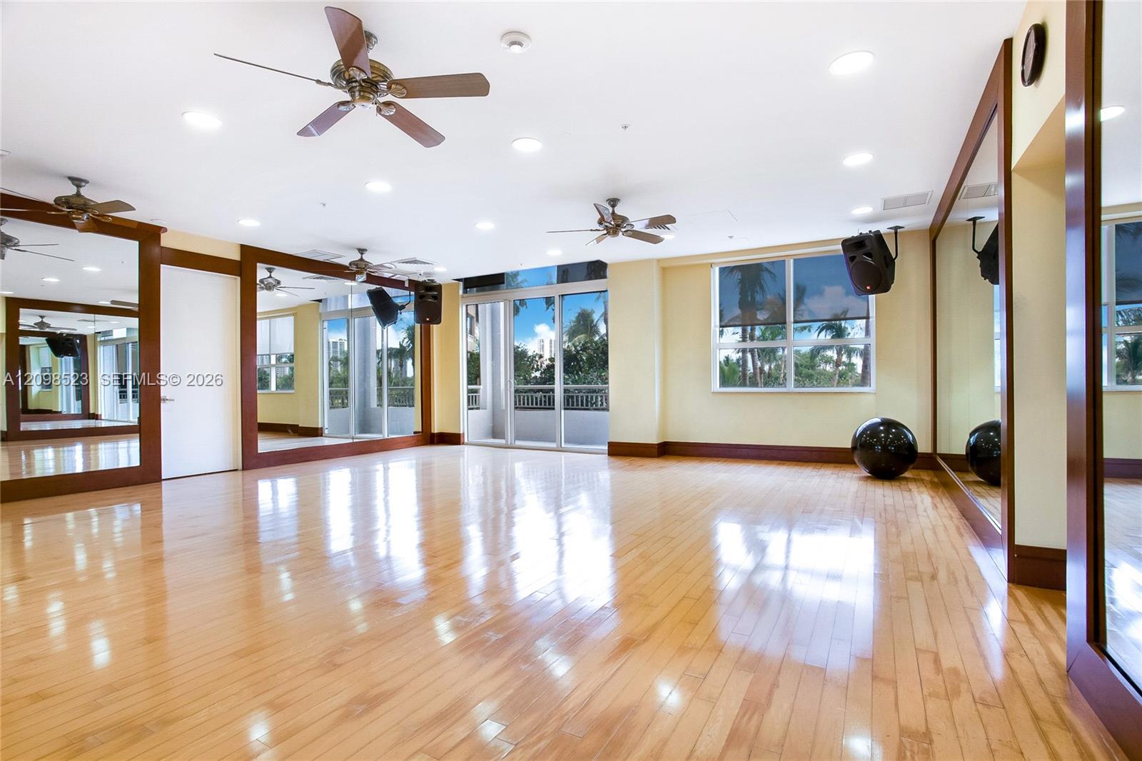 19501 W Country Club Drive