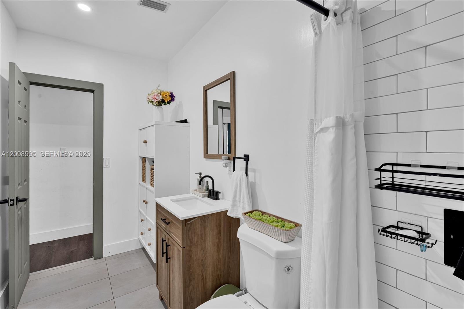 441 E Evanston Circle gallery image #13