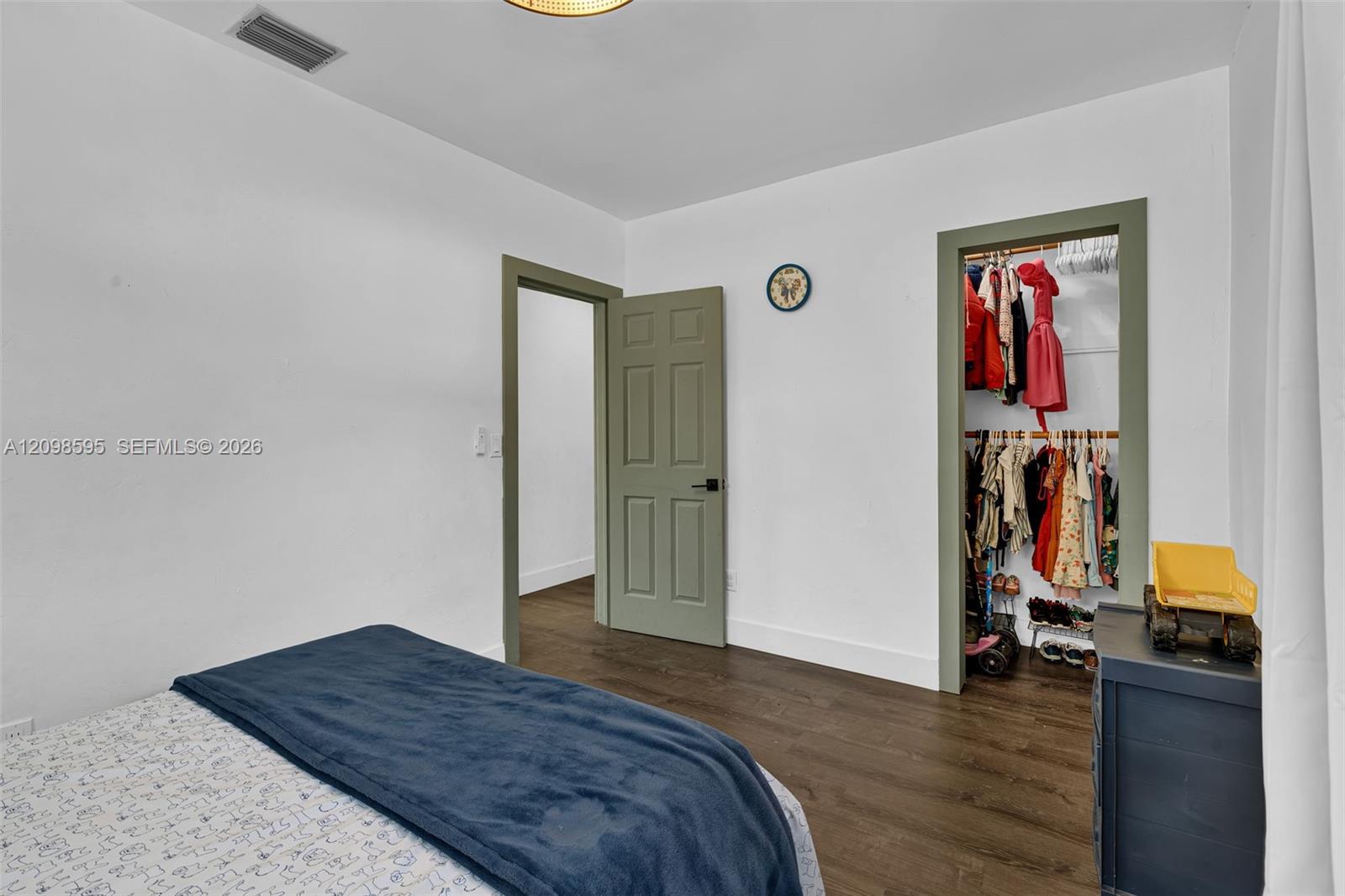441 E Evanston Circle gallery image #15