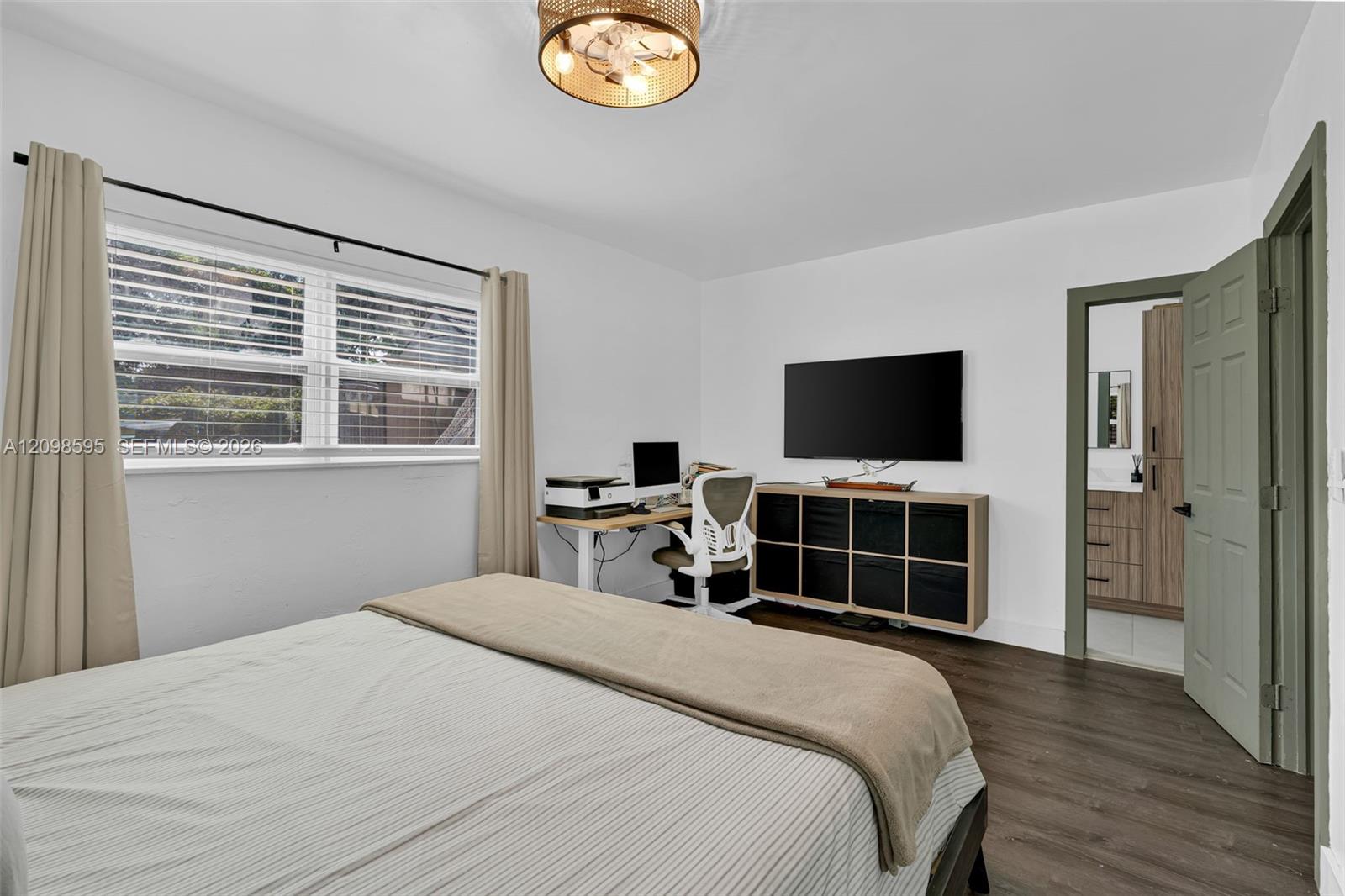 441 E Evanston Circle gallery image #18