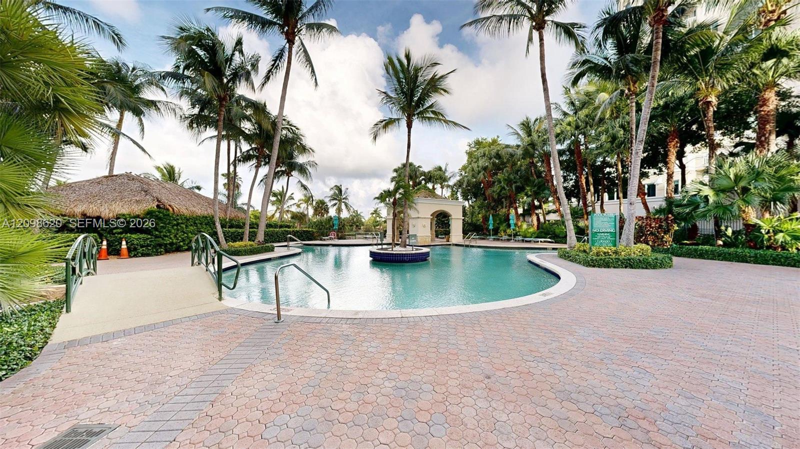 19501 W Country Club Drive