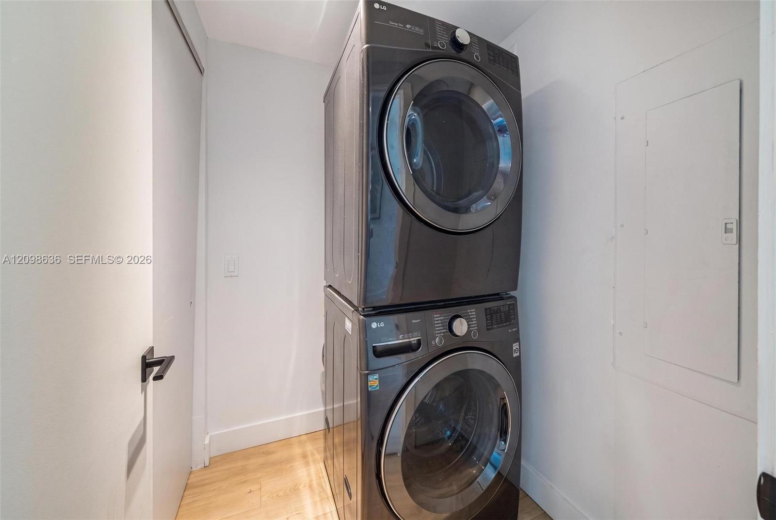2950 NE 188th Street gallery image #32