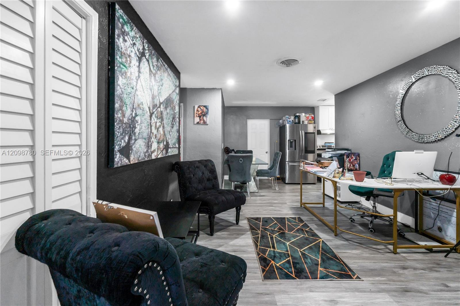 2308 NW 13th Court gallery image #13