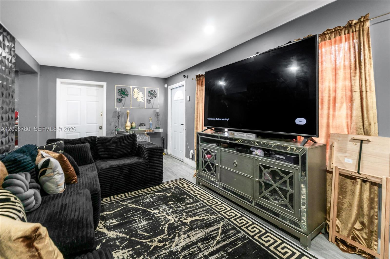 2308 NW 13th Court gallery image #15