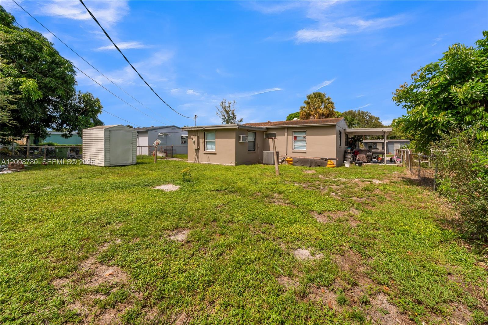 2308 NW 13th Court gallery image #17