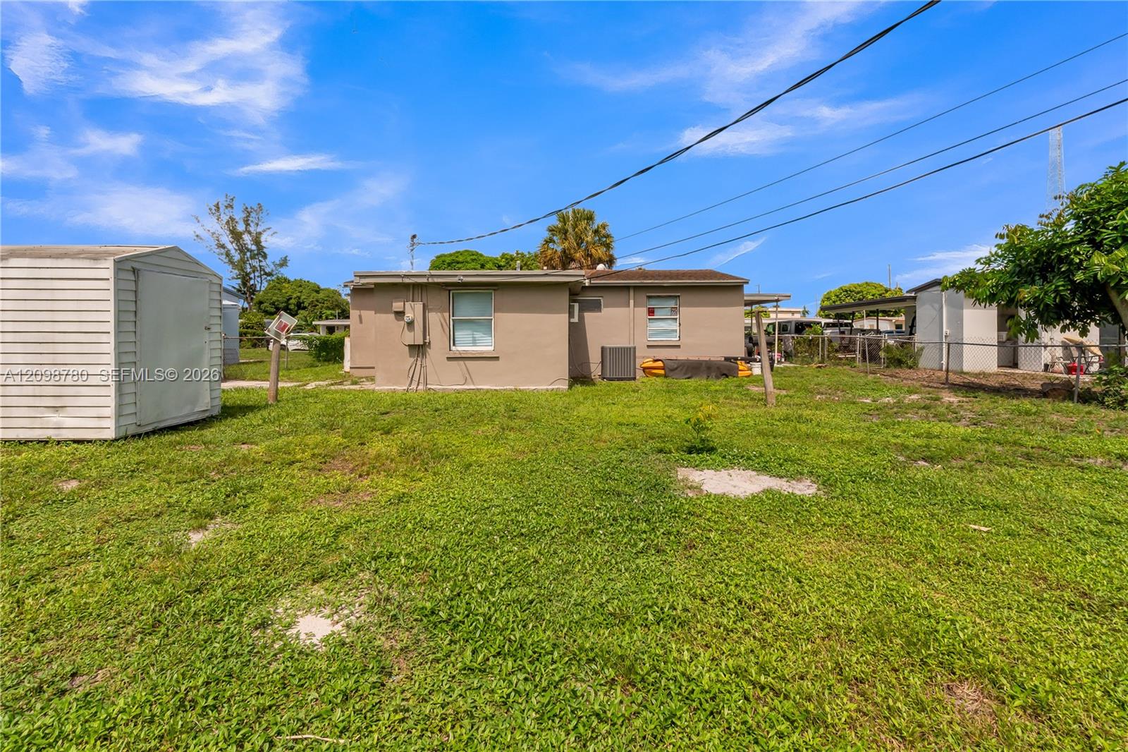 2308 NW 13th Court gallery image #18