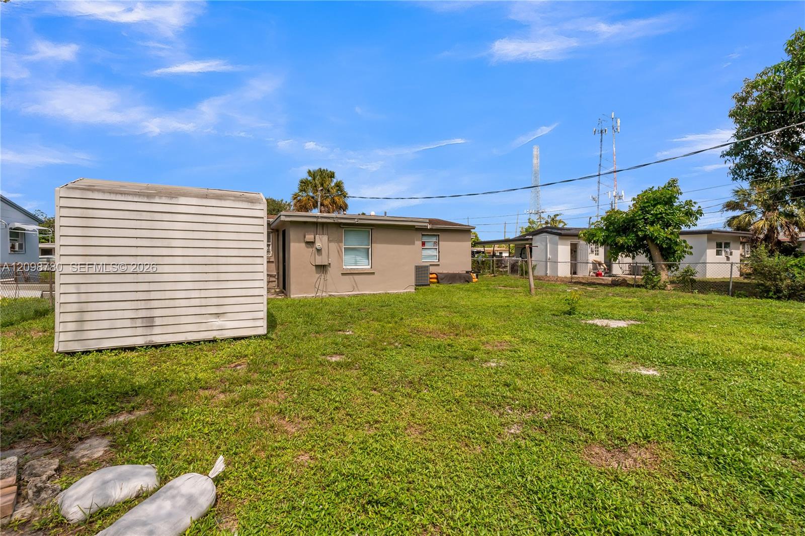 2308 NW 13th Court gallery image #19