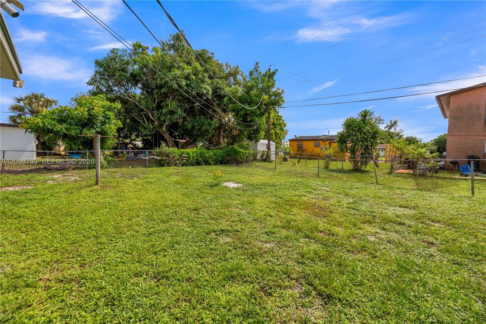 2308 NW 13th Court gallery image #20