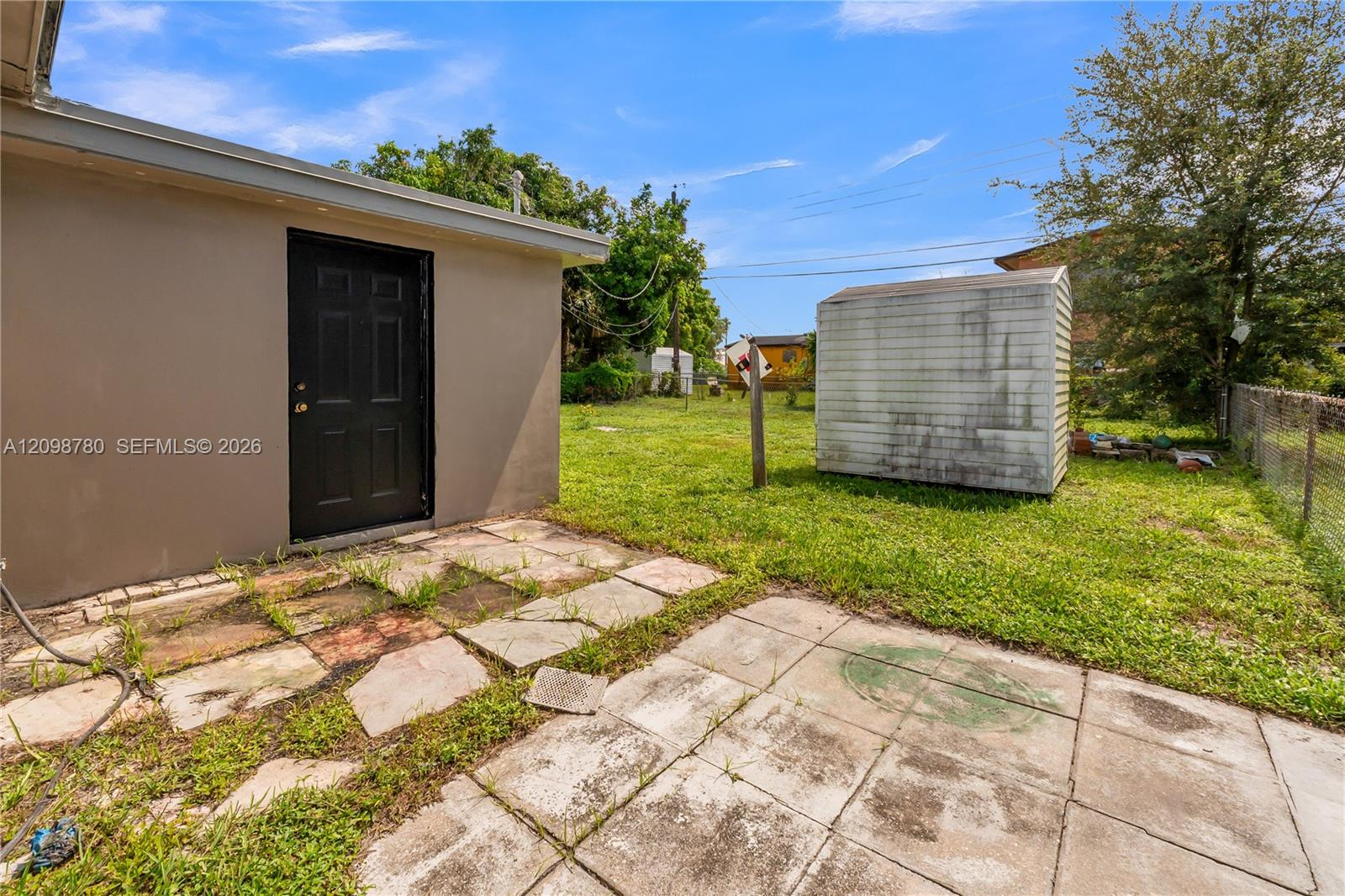 2308 NW 13th Court gallery image #21