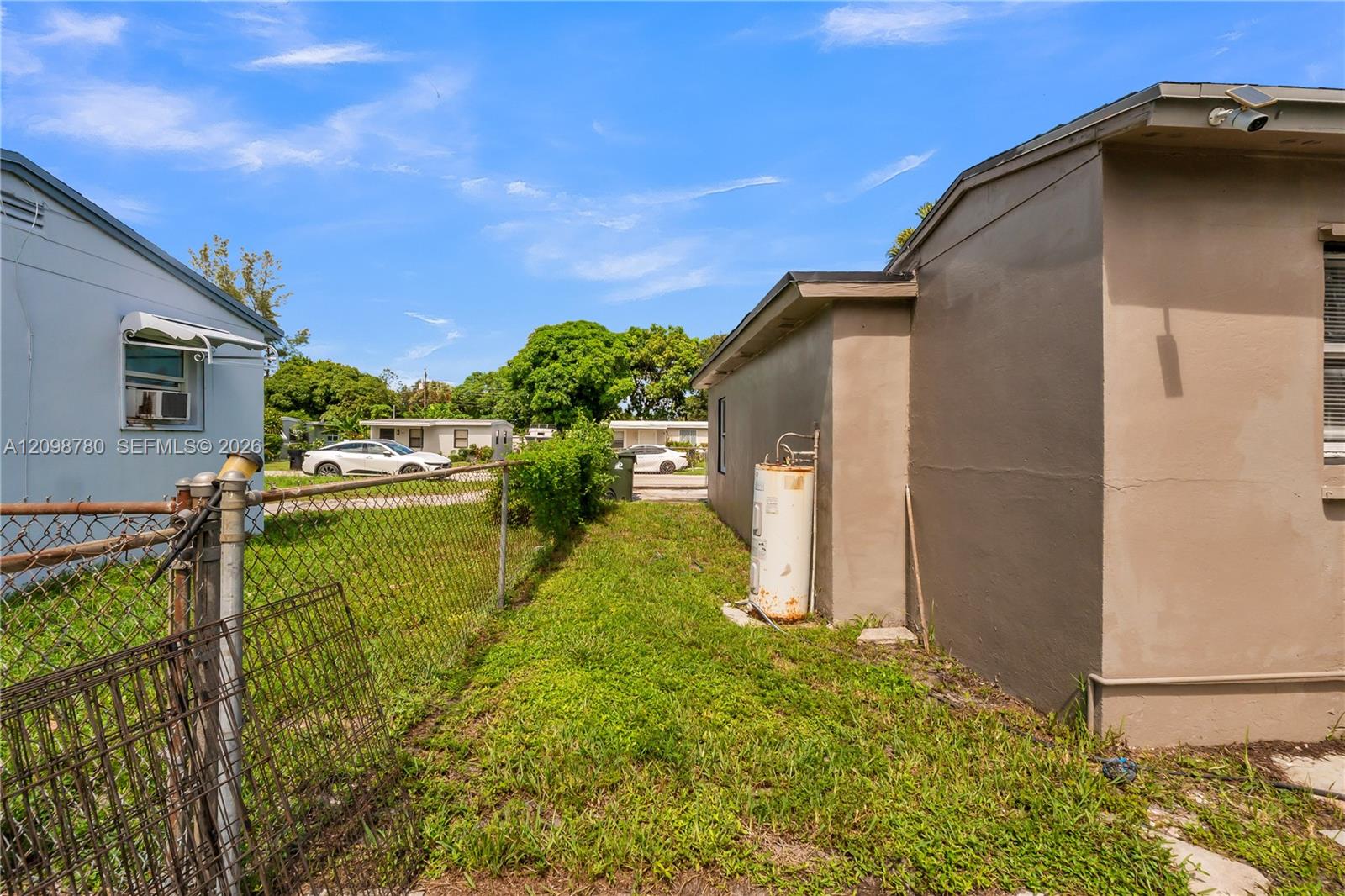 2308 NW 13th Court gallery image #23