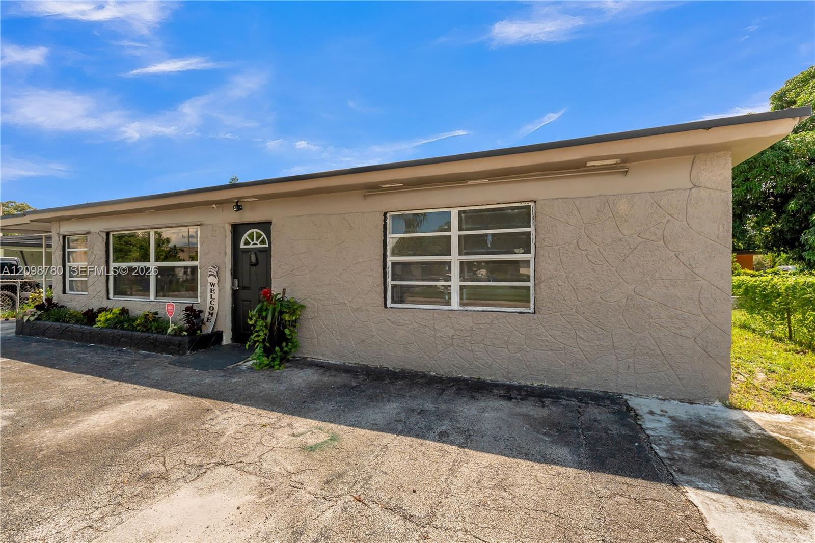 2308 NW 13th Court gallery image #4