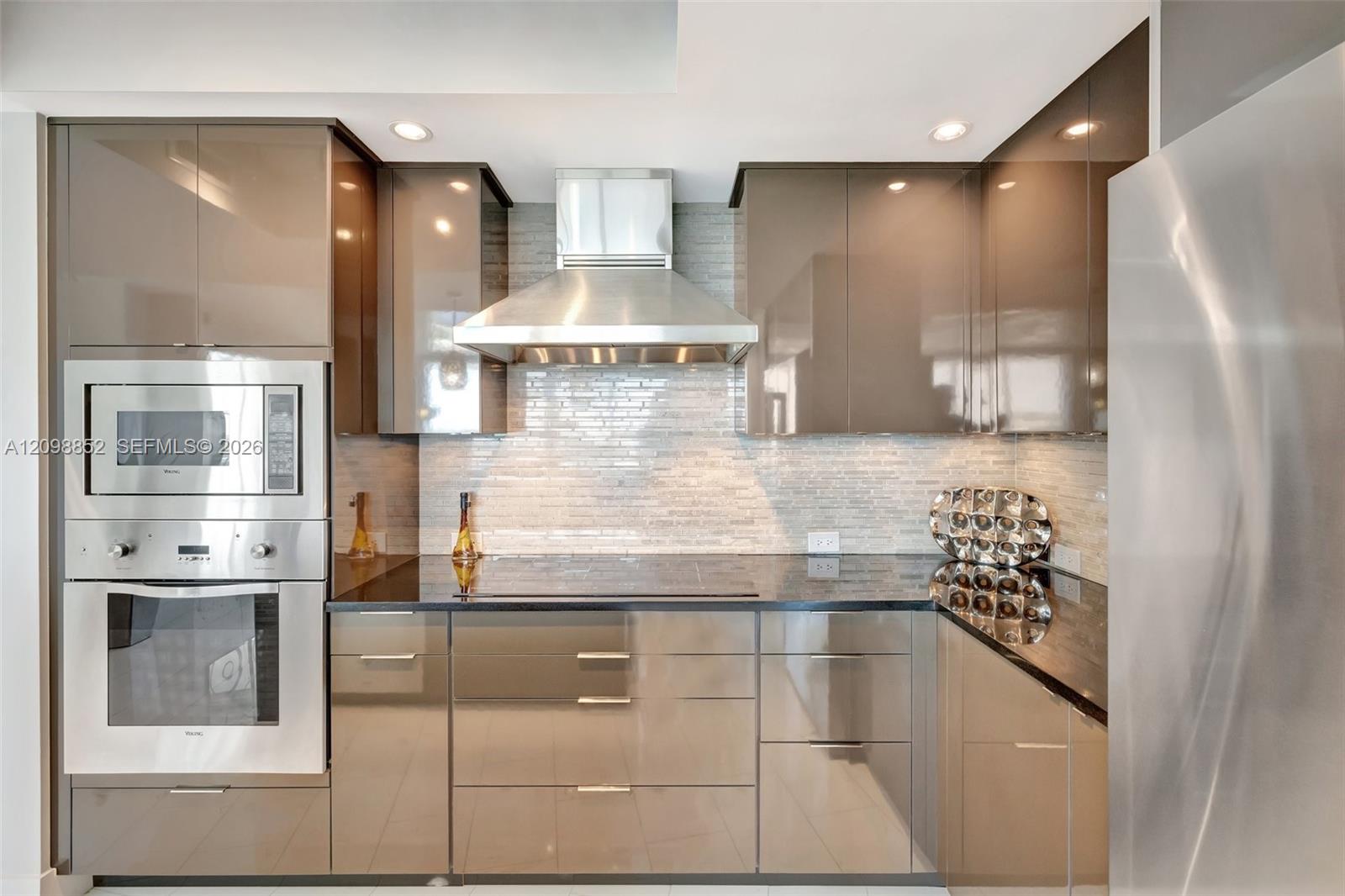 1 N Ocean Boulevard