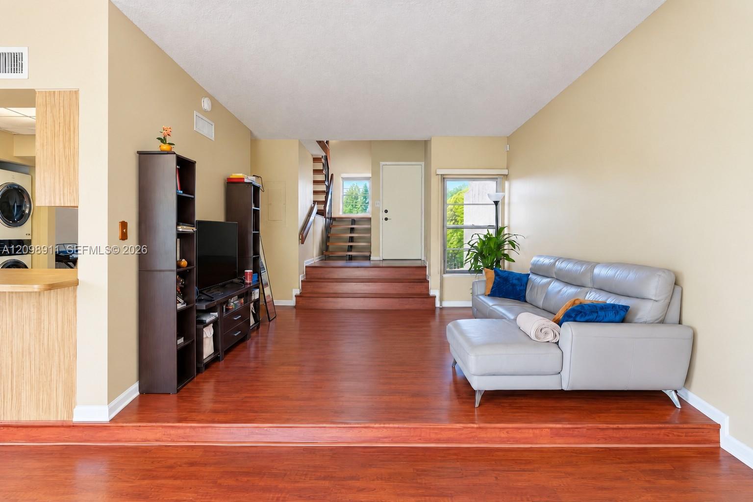 735 NW 105th Place