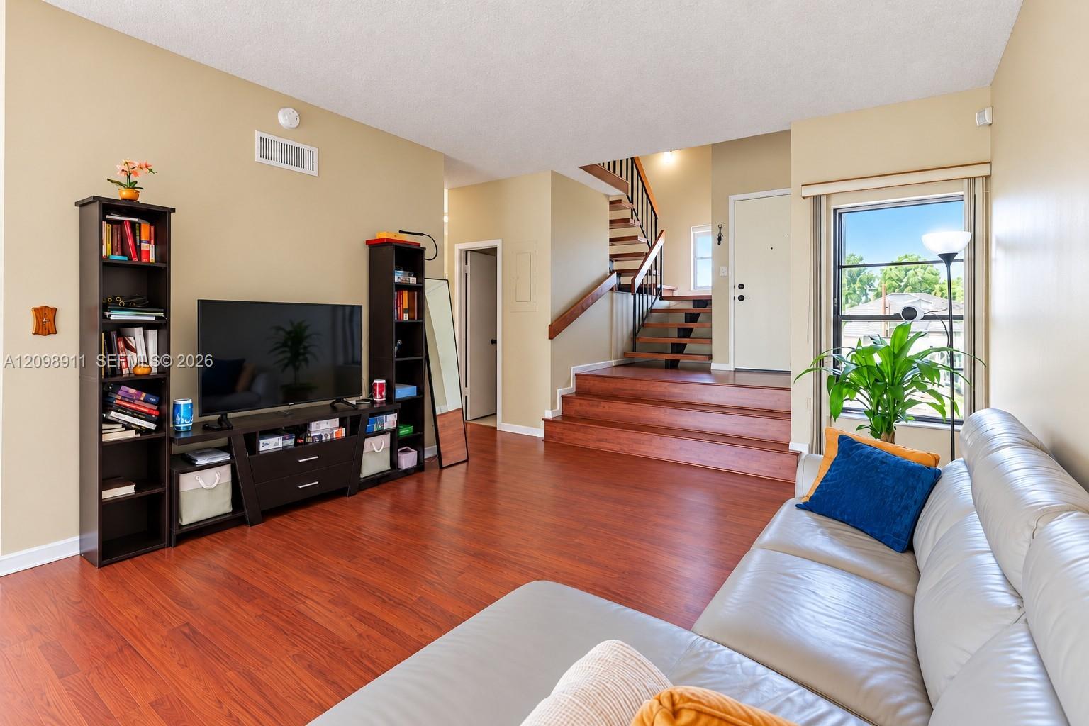 735 NW 105th Place
