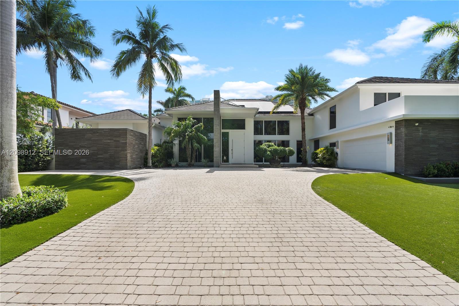 224 S Island