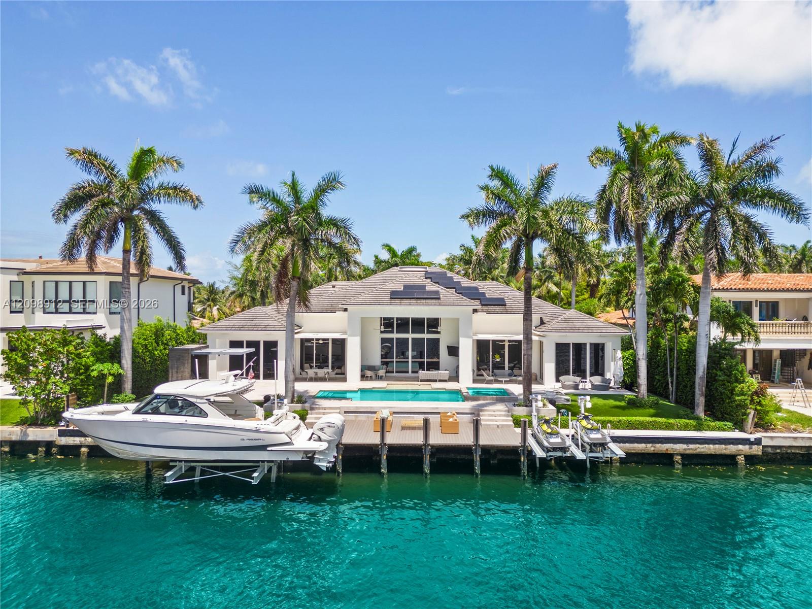 224 S Island