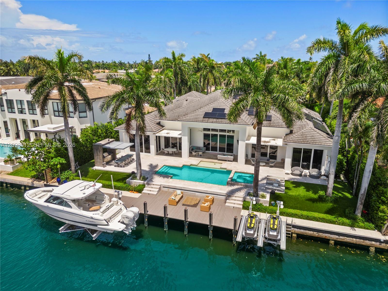 224 S Island