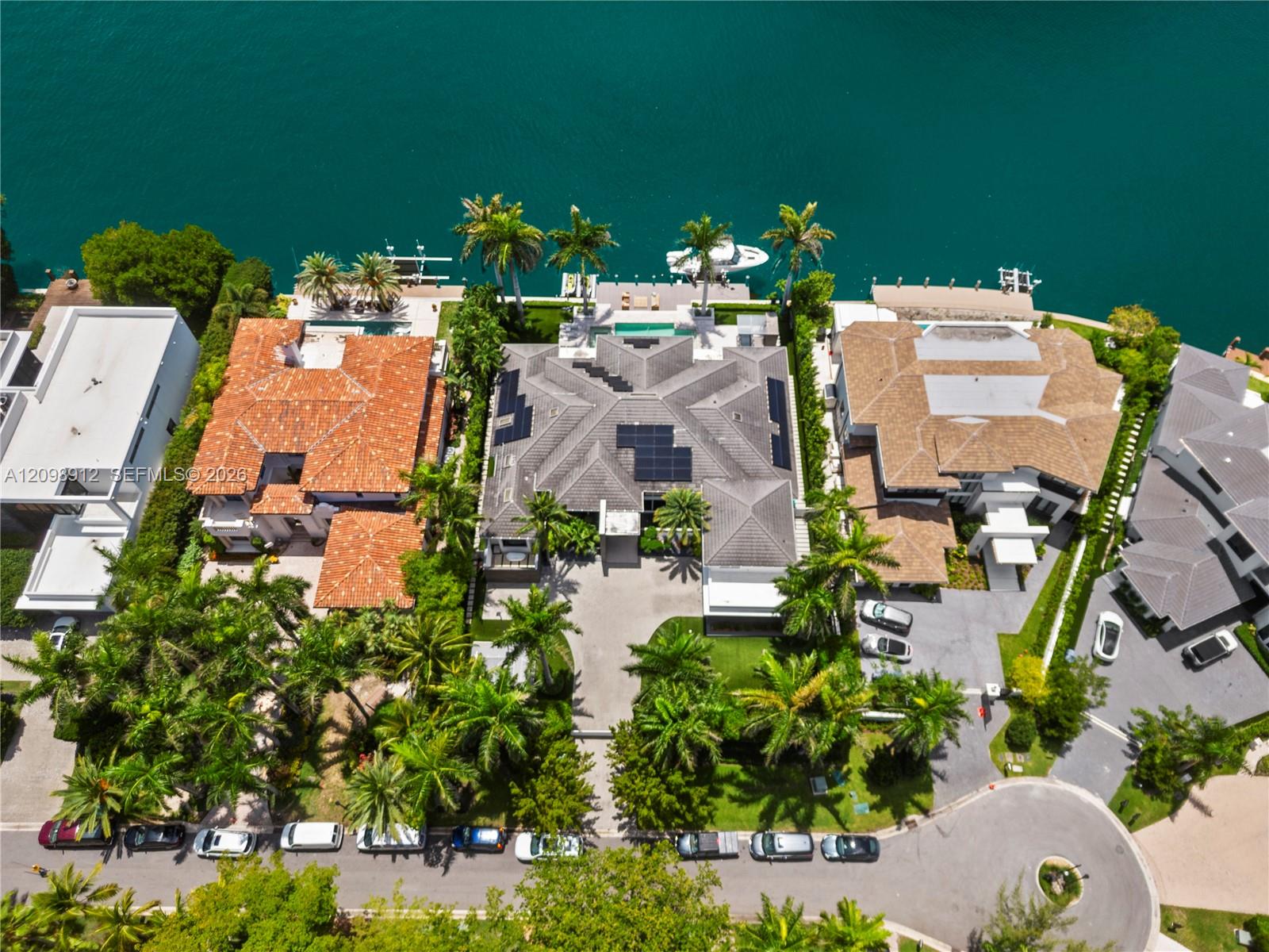 224 S Island