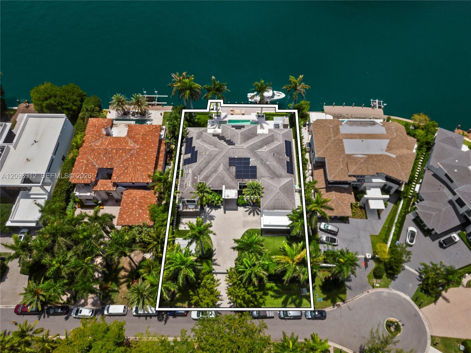 224 S Island