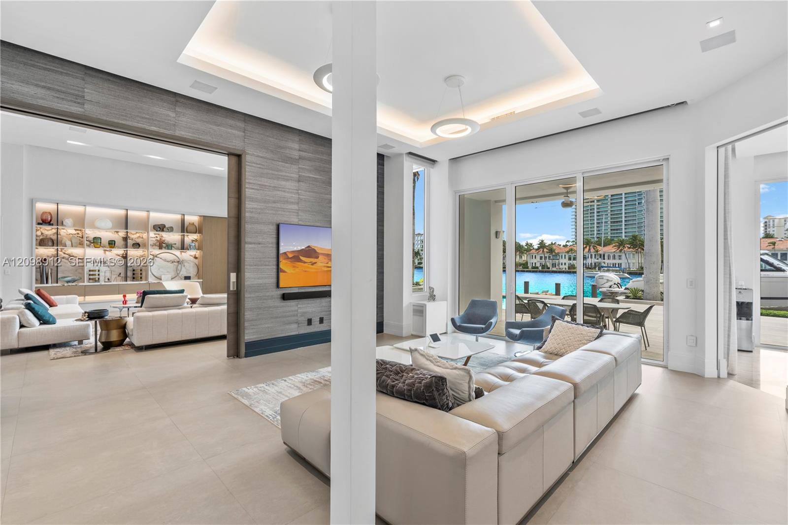 224 S Island