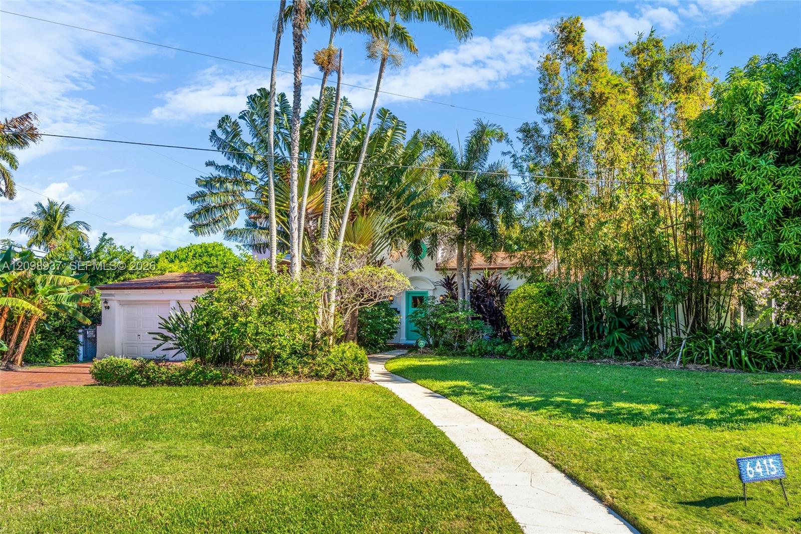 6415 Pine Tree Drive Circle