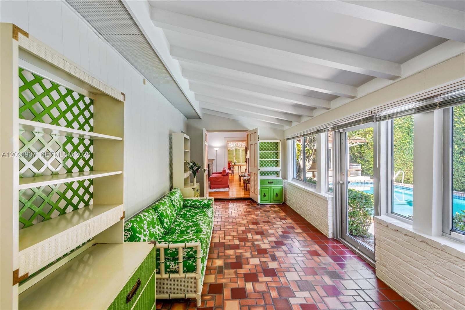 6415 Pine Tree Drive Circle