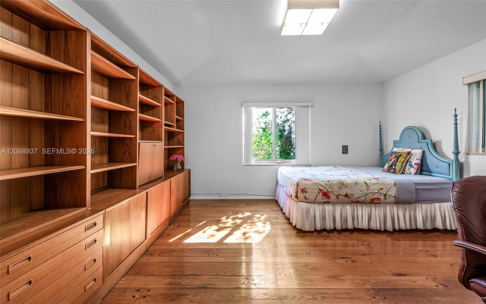 6415 Pine Tree Drive Circle