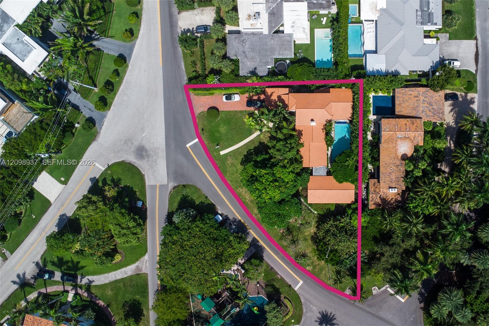 6415 Pine Tree Drive Circle gallery image #17