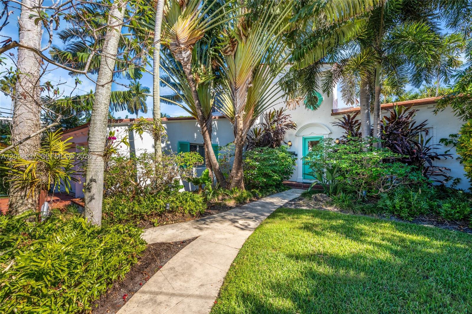 6415 Pine Tree Drive Circle