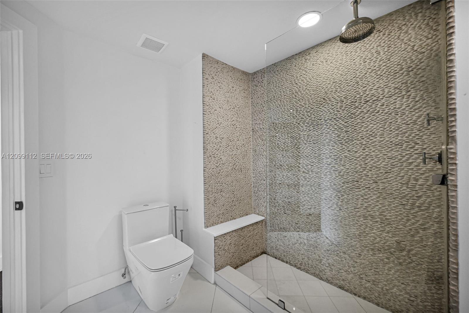 10 Venetian Way
