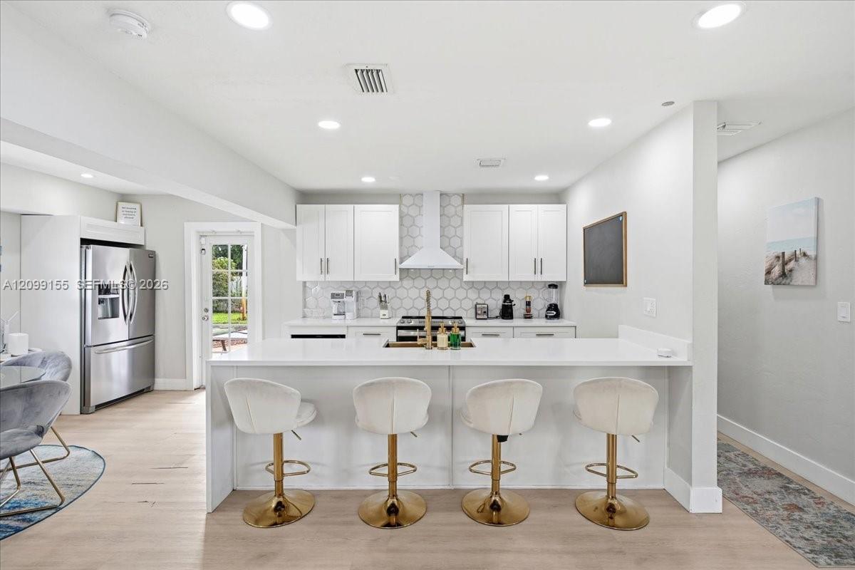 1612 NW 10th Avenue gallery image #2
