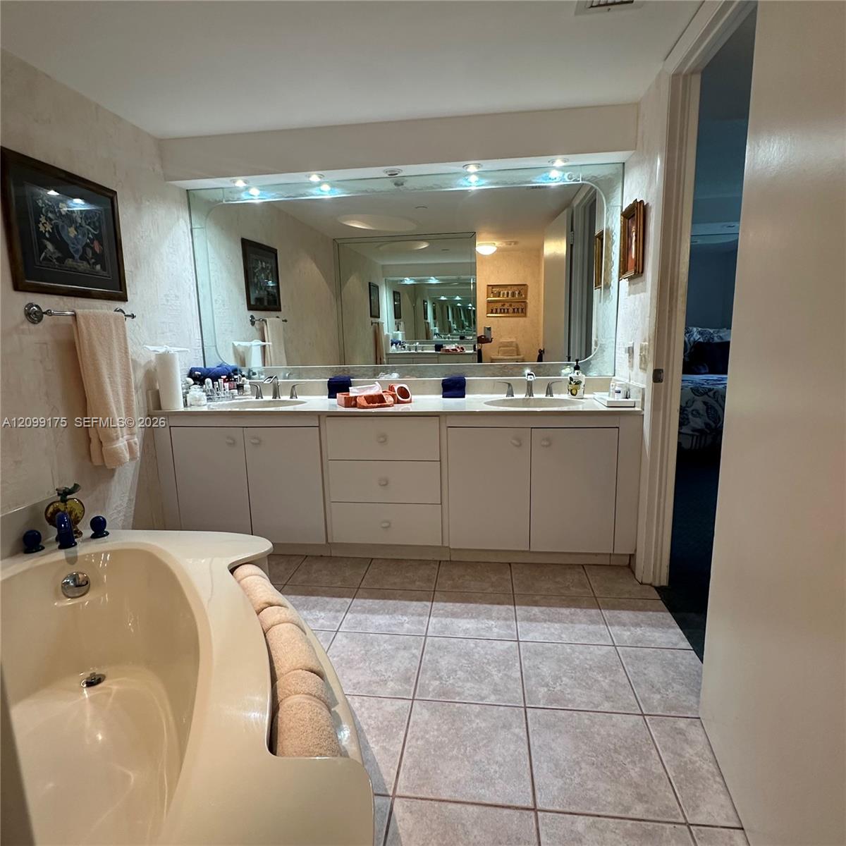 4000 Towerside Terrace